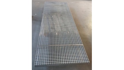 Решетчатый прессованный настил P 33x33 / 25x2 Ст3пс фото решетчатый прессованный настил P 33x33 / 25x2 Ст3пс купить в Хабаровске